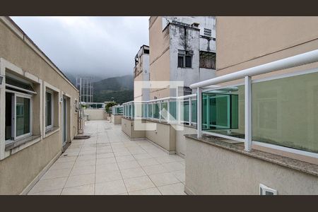 Apartamento à venda com 70m², 2 quartos e 1 vagaÁrea comum - Playground