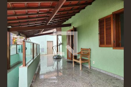 Casa à venda com 210m², 5 quartos e 3 vagas Casa à venda com 210m², 5 quartos e 3 vagasQuintal