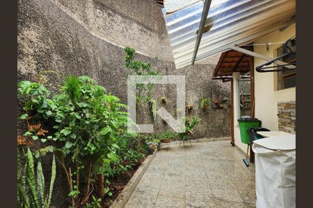 Casa à venda com 210m², 5 quartos e 3 vagas Casa à venda com 210m², 5 quartos e 3 vagasQuintal