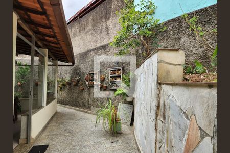 Casa à venda com 210m², 5 quartos e 3 vagas Casa à venda com 210m², 5 quartos e 3 vagasQuintal