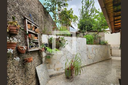 Casa à venda com 210m², 5 quartos e 3 vagas Casa à venda com 210m², 5 quartos e 3 vagasQuintal