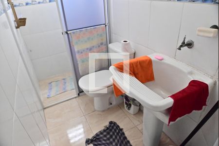 Banheiro de kitnet/studio para alugar com 1 quarto, 30m² em Cidade Ocian, Praia Grande