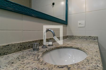 Banheiro de kitnet/studio para alugar com 1 quarto, 45m² em Vila Gomes Cardim, São Paulo