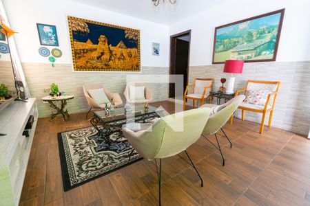 Sala de casa à venda com 4 quartos, 275m² em Partenon, Porto Alegre