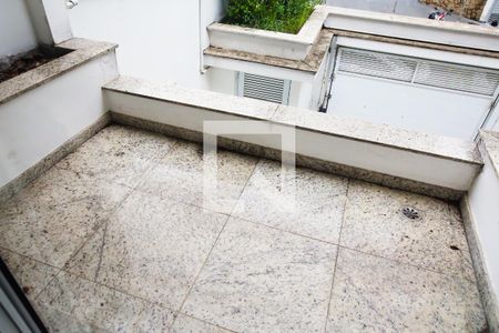 Casa à venda com 384m², 3 quartos e 5 vagasVaranda da Suite 2