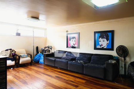 Casa à venda com 384m², 3 quartos e 5 vagasSala de TV