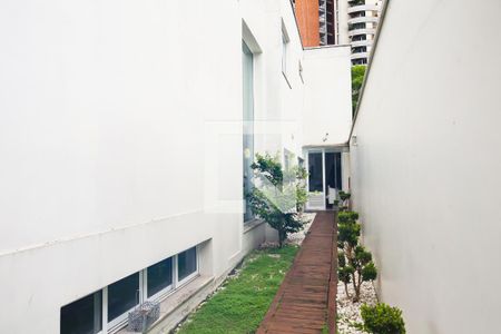 Casa à venda com 384m², 3 quartos e 5 vagasQuintal