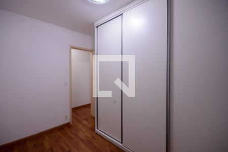 Quarto 1  de apartamento para alugar com 2 quartos, 57m² em Parque Bristol, São Paulo