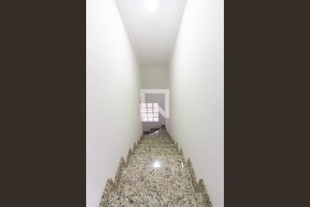 Casa para alugar com 166m², 3 quartos e 1 vagaEscada