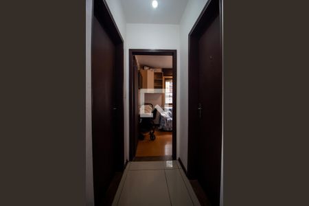 Corredor de apartamento à venda com 2 quartos, 68m² em Medianeira, Porto Alegre