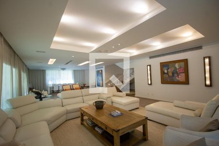 Sala de casa de condomínio à venda com 4 quartos, 720m² em Barra da Tijuca, Rio de Janeiro