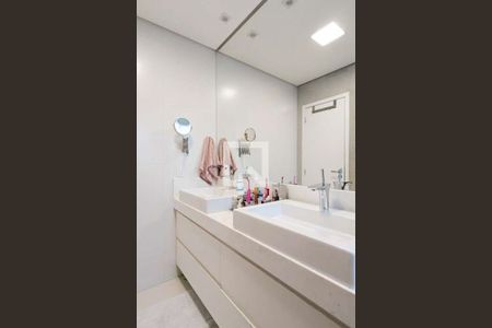 Apartamento à venda com 146m², 3 quartos e 3 vagasBanheiro da suíte 2