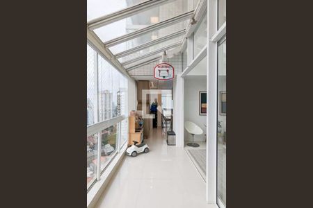 Apartamento à venda com 146m², 3 quartos e 3 vagasVaranda