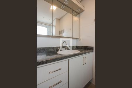 Banheiro da Suíte de apartamento à venda com 3 quartos, 102m² em São João, Porto Alegre