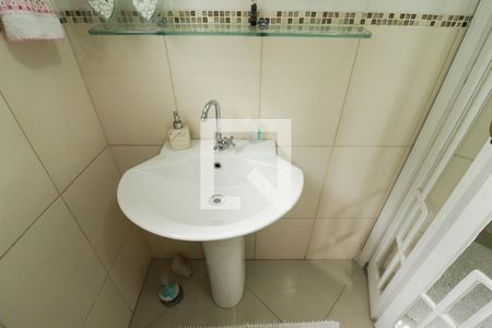 Casa à venda com 122m², 4 quartos e 2 vagasLavabo