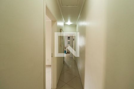 Casa à venda com 122m², 4 quartos e 2 vagasCorredor