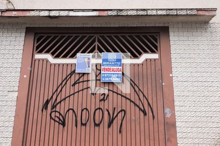 Casa à venda com 122m², 4 quartos e 2 vagasFachada