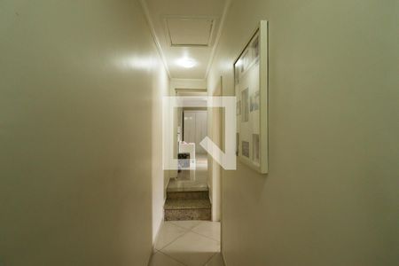 Casa à venda com 122m², 4 quartos e 2 vagasCorredor