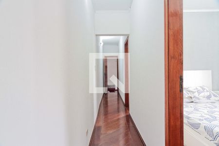 Corredor de casa para alugar com 3 quartos, 258m² em Vila Carbone, São Paulo