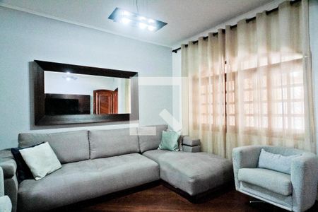 Casa para alugar com 3 quartos, 258m² em Vila Carbone, São Paulo