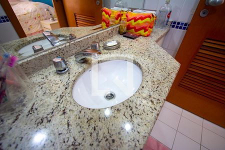 Apartamento à venda com 122m², 3 quartos e 2 vagasBanheiro da Suíte 2