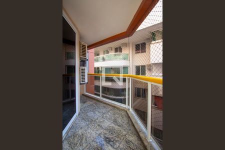 Apartamento à venda com 122m², 3 quartos e 2 vagasVaranda da Suíte 2