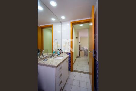 Apartamento à venda com 122m², 3 quartos e 2 vagasBanheiro da Suíte 3