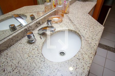 Apartamento à venda com 122m², 3 quartos e 2 vagasBanheiro da Suíte 1