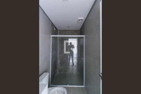 Banheiro de apartamento à venda com 1 quarto, 28m² em Vila Invernada, São Paulo