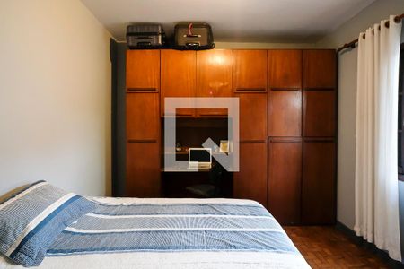 Casa à venda com 215m², 4 quartos e 2 vagasQuarto 2