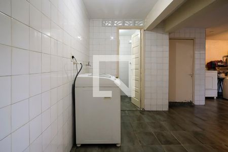 Casa à venda com 215m², 4 quartos e 2 vagasÁrea de Serviço