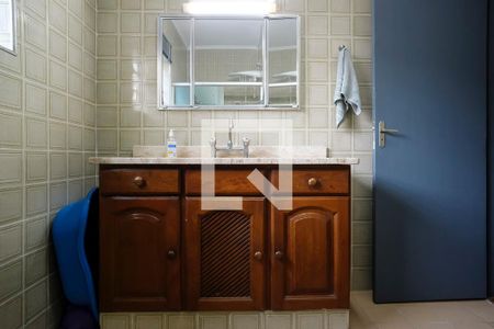 Casa à venda com 215m², 4 quartos e 2 vagasBanheiro 