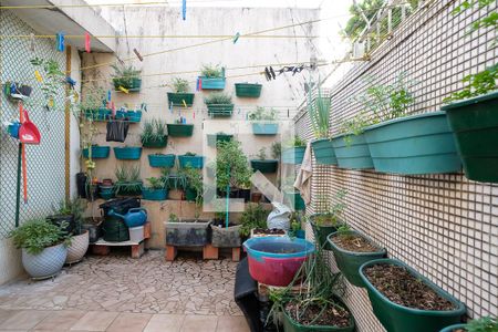 Casa à venda com 215m², 4 quartos e 2 vagasEdícula