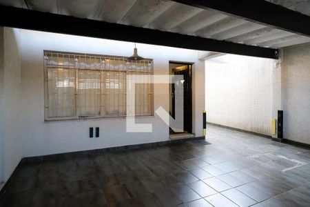 Casa à venda com 215m², 4 quartos e 2 vagasGaragem