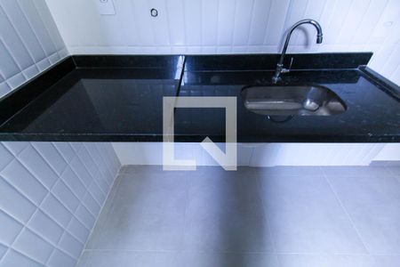 Sala/Cozinha de apartamento para alugar com 1 quarto, 28m² em Vila Invernada, São Paulo