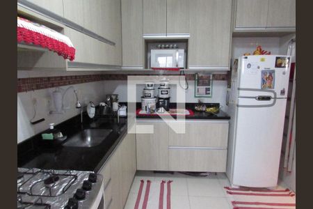 Cozinha de apartamento para alugar com 2 quartos, 60m² em Vila Pirajussara, São Paulo