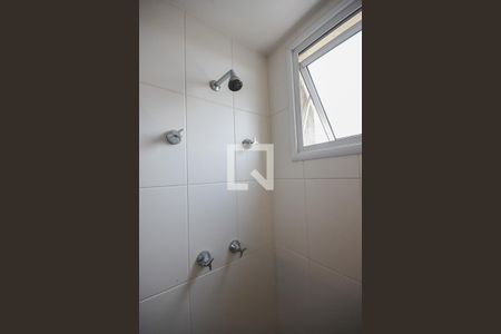 Apartamento à venda com 64m², 2 quartos e 1 vaga Apartamento à venda com 64m², 2 quartos e 1 vagaChuveiro do Banheiro da Suíte