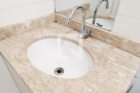 Apartamento à venda com 74m², 3 quartos e 2 vagasBanheiro da suíte
