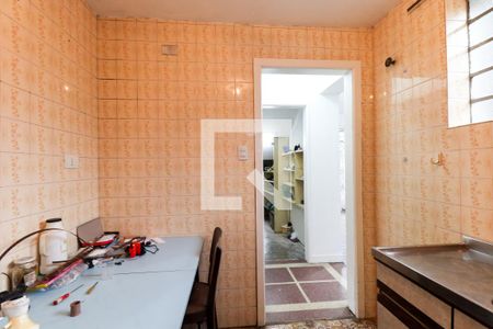 Casa de condomínio para alugar com 215m², 4 quartos e 3 vagasCozinha