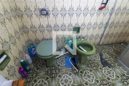 Casa de condomínio para alugar com 215m², 4 quartos e 3 vagasBanheiro Social 1