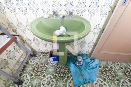 Casa de condomínio para alugar com 215m², 4 quartos e 3 vagasBanheiro Social 1