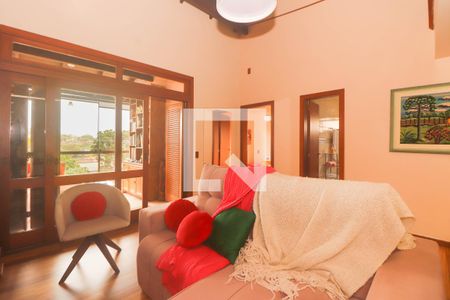 Sala  de casa à venda com 4 quartos, 400m² em Chácara das Pedras, Porto Alegre