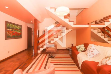 Sala  de casa à venda com 4 quartos, 400m² em Chácara das Pedras, Porto Alegre