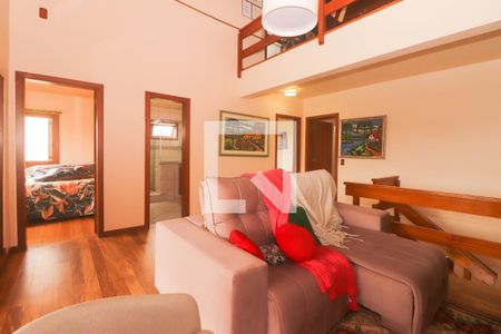 Sala  de casa à venda com 4 quartos, 400m² em Chácara das Pedras, Porto Alegre