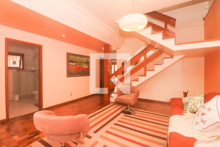 Sala  de casa à venda com 4 quartos, 400m² em Chácara das Pedras, Porto Alegre