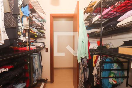 Casa à venda com 400m², 4 quartos e 4 vagasCloset da Suíte