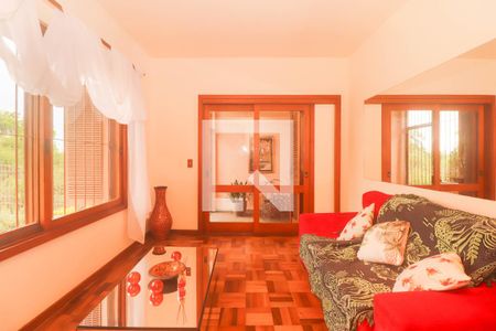 Sala  de casa à venda com 4 quartos, 400m² em Chácara das Pedras, Porto Alegre