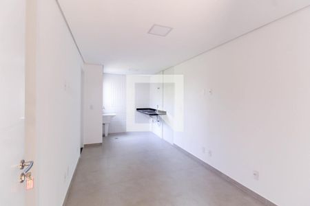 Sala/Cozinha de apartamento à venda com 1 quarto, 28m² em Vila Invernada, São Paulo