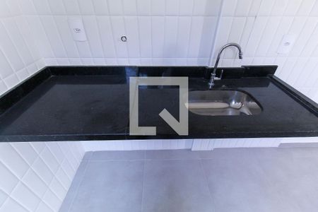 Sala/Cozinha de apartamento à venda com 1 quarto, 28m² em Vila Invernada, São Paulo