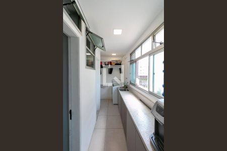 Apartamento para alugar com 110m², 3 quartos e 2 vagas Apartamento para alugar com 110m², 3 quartos e 2 vagasCozinha e Área de Serviço